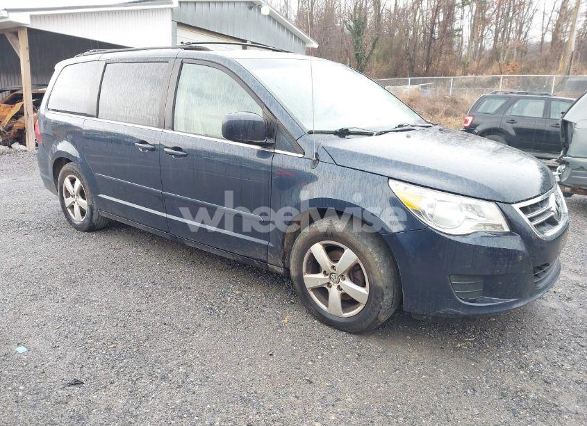 2009 Volkswagen Routan SEL (VIN 2V8HW54X29R546375) main photo