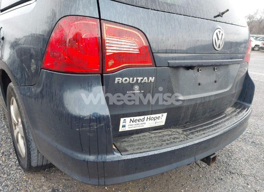 Photo 13 of 2009 Volkswagen Routan SEL (VIN 2V8HW54X29R546375)