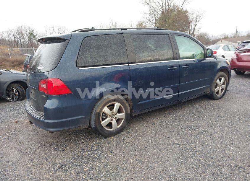 Photo 4 of 2009 Volkswagen Routan SEL (VIN 2V8HW54X29R546375)