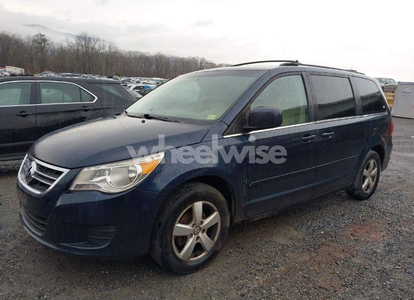 Photo 6 of 2009 Volkswagen Routan SEL (VIN 2V8HW54X29R546375)