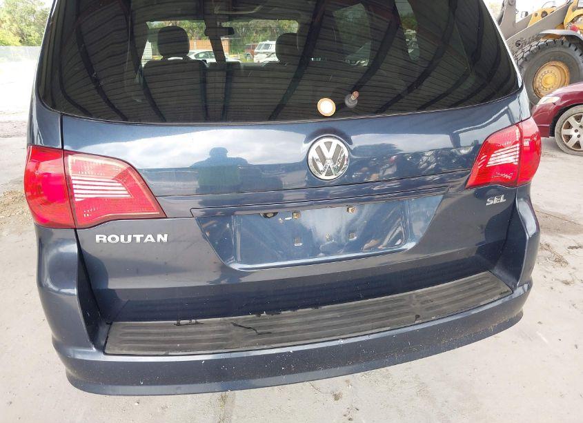 Photo 13 of 2009 Volkswagen Routan SEL (VIN 2V8HW54X89R595354)