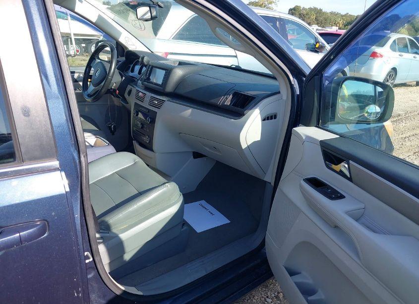 Photo 5 of 2009 Volkswagen Routan SEL (VIN 2V8HW54X89R595354)