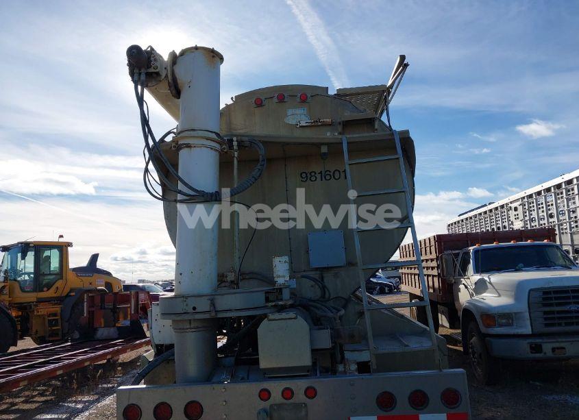 Photo 5 of 1998 Walinga Bulk FEED (VIN 2W9HA4024WG001030)