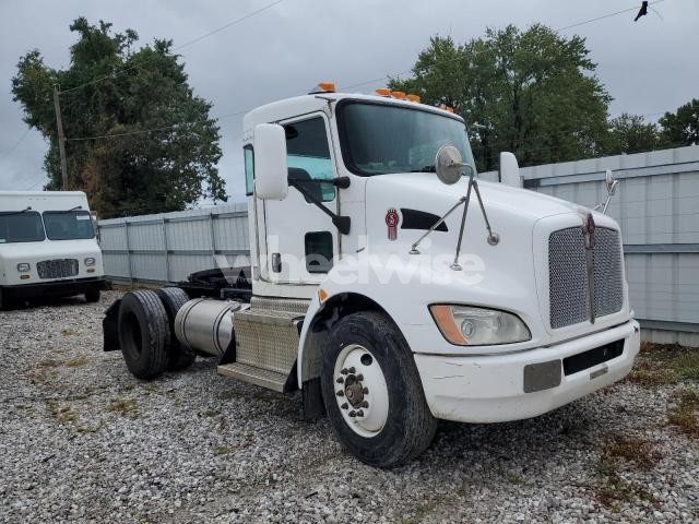 Photo 4 of 2017 KENWORTH T370 SEMI TRUCK (VIN 2XKHAJ8X8HM160489)