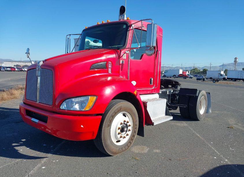 Photo 2 of 2010 Kenworth Construction T370 (VIN 2XKHAM7A8AM263545)