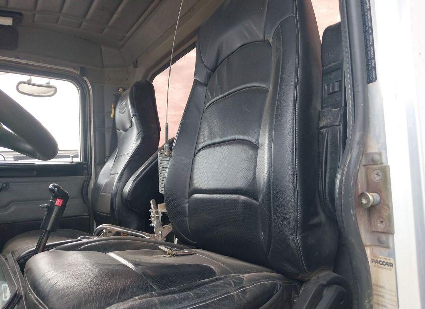 Photo 8 of 2003 Peterbilt 379 N/A (VIN 2XP5DB9X83M591299)