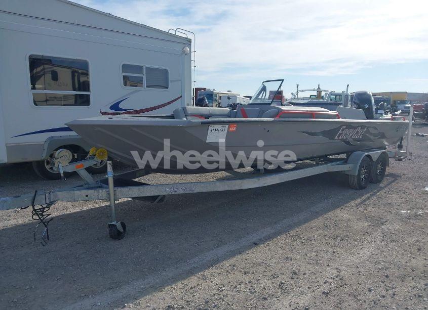 Photo 2 of 2023 Suzuki Motor (VIN 30002P342169)