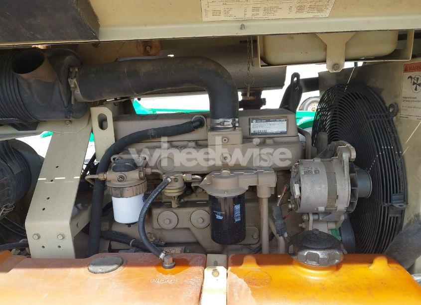 Photo 10 of 2001 Ingersoll Rand COMPRESSOR 1 AXLE TRAILER (VIN 319763UCL221)