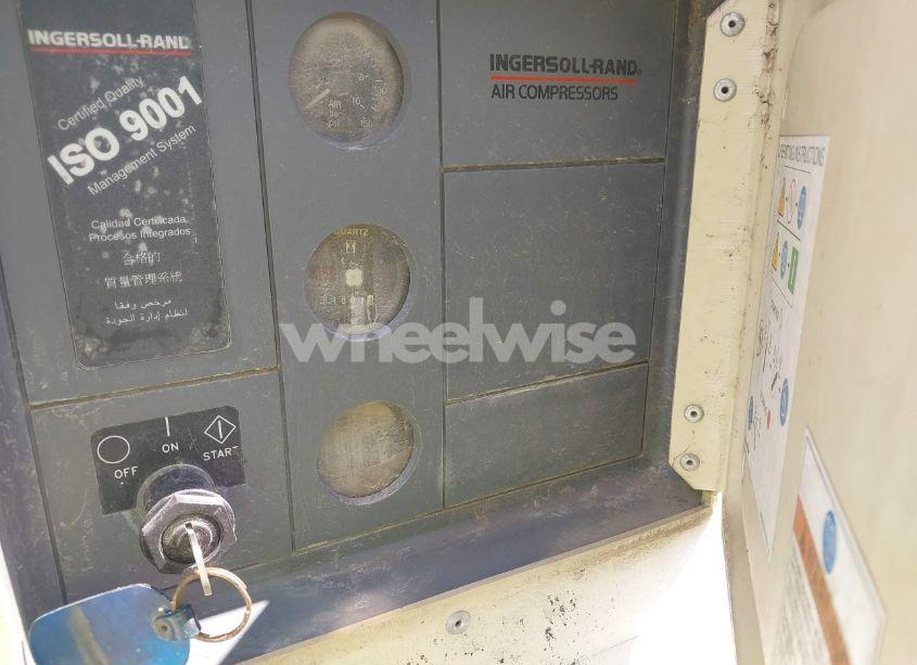 Photo 7 of 2001 Ingersoll Rand COMPRESSOR 1 AXLE TRAILER (VIN 319763UCL221)