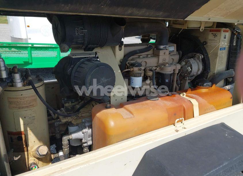 Photo 8 of 2001 Ingersoll Rand COMPRESSOR 1 AXLE TRAILER (VIN 319763UCL221)