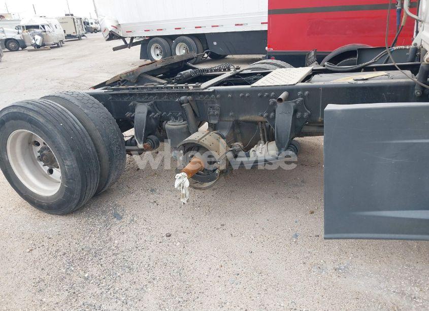 Photo 10 of 2016 Freightliner Cascadia 125 (VIN 3AKGGLD50GSGR6711)