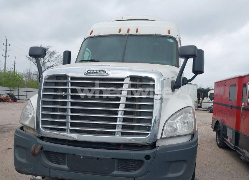 Photo 11 of 2016 Freightliner Cascadia 125 (VIN 3AKGGLD50GSGR6711)