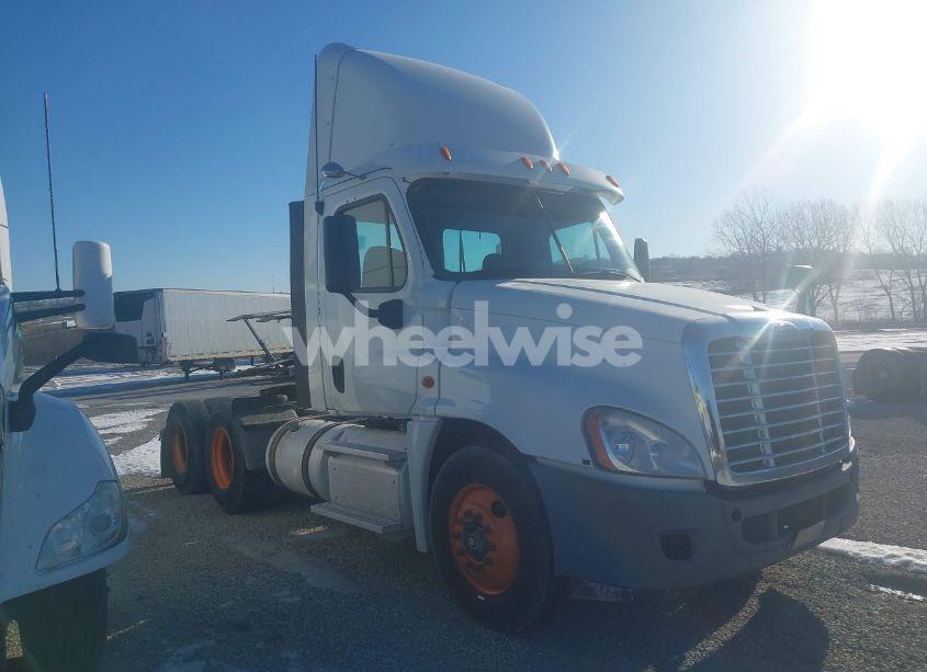 Photo 13 of 2013 Freightliner Cascadia 125 (VIN 3AKJGEDV6DSBZ1804)