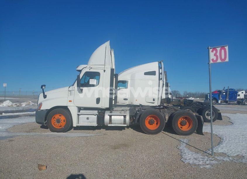 Photo 14 of 2013 Freightliner Cascadia 125 (VIN 3AKJGEDV6DSBZ1804)