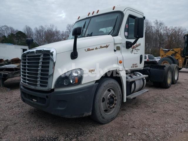 Photo 3 of 2016 FREIGHTLINER CASCADIA 125 (VIN 3AKJGEDV9GSHS6189)