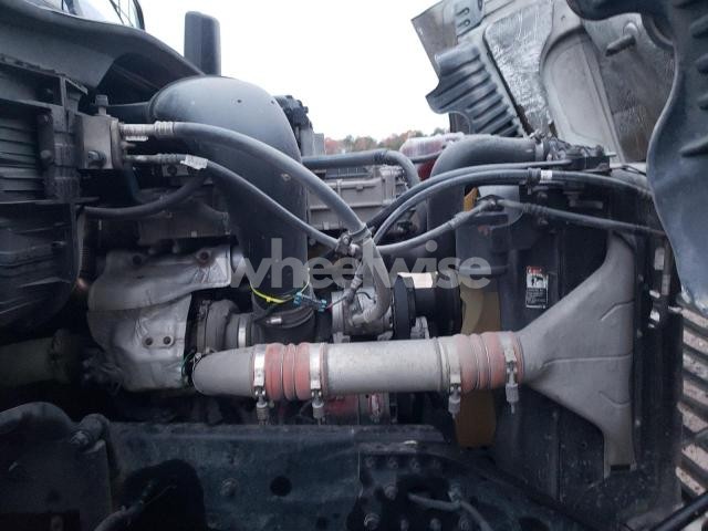 Photo 5 of 2016 FREIGHTLINER CASCADIA 125 (VIN 3AKJGEDV9GSHS6189)