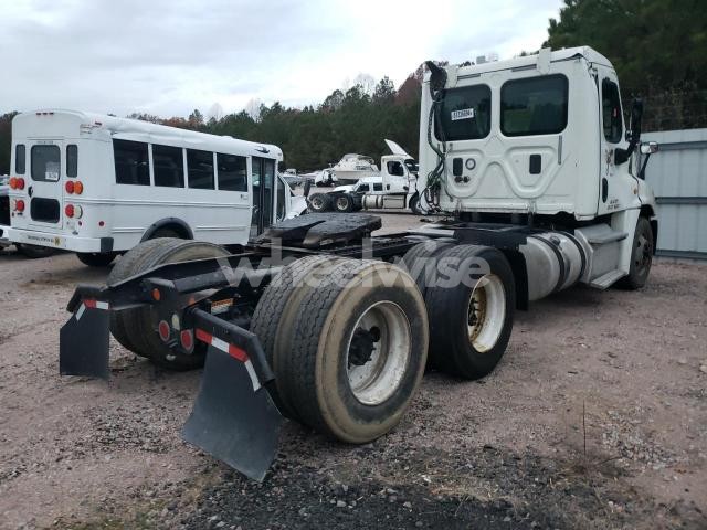 Photo 9 of 2016 FREIGHTLINER CASCADIA 125 (VIN 3AKJGEDV9GSHS6189)