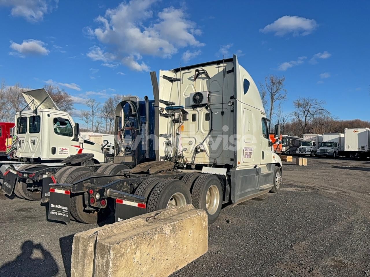 Photo 4 of 2016 FRHT CASCADIA 1 - TRUCKS SEMI TRUCK (VIN 3AKJGLBG6GSGY0099)