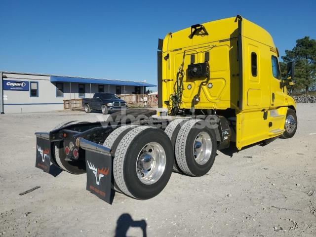 Photo 10 of 2017 FREIGHTLINER CASCADIA 1 - SEMI TRUCK (VIN 3AKJGLDR0HSJD2978)