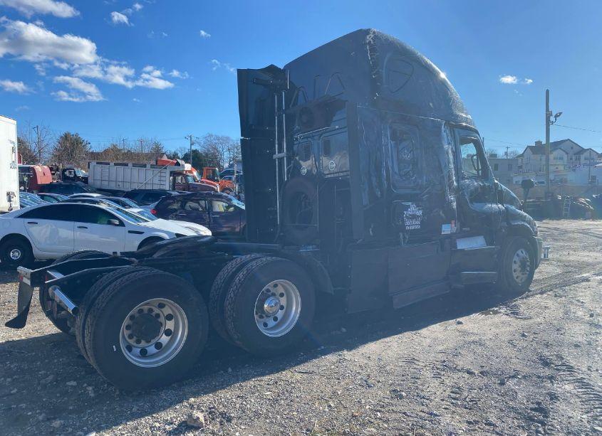 Photo 4 of 2017 Freightliner Cascadia 125 (VIN 3AKJGLDR6HSHV5058)