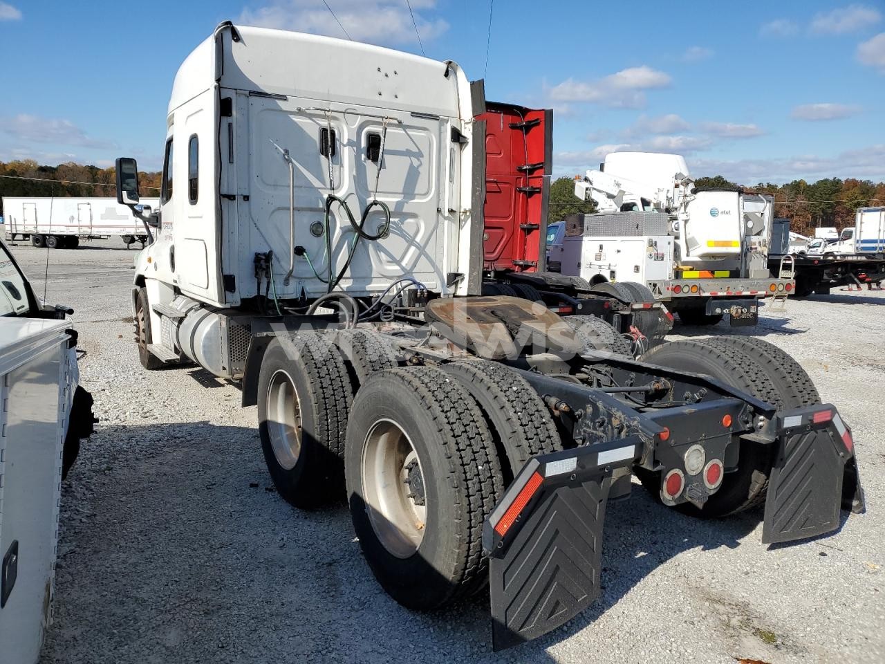 Photo 3 of 2017 FREIGHTLINER CASCADIA 125 SEMI TRUCK (VIN 3AKJGLDV4HSJH0713)