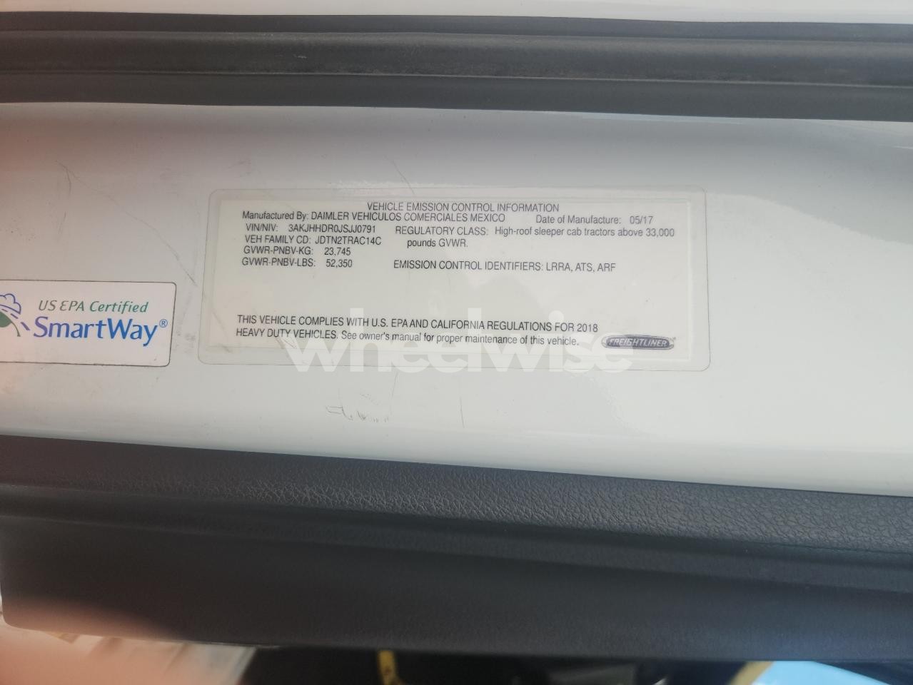 Photo 10 of 2018 FREIGHTLINER CASCADIA 126 SEMI TRUCK (VIN 3AKJHHDR0JSJJ0791)