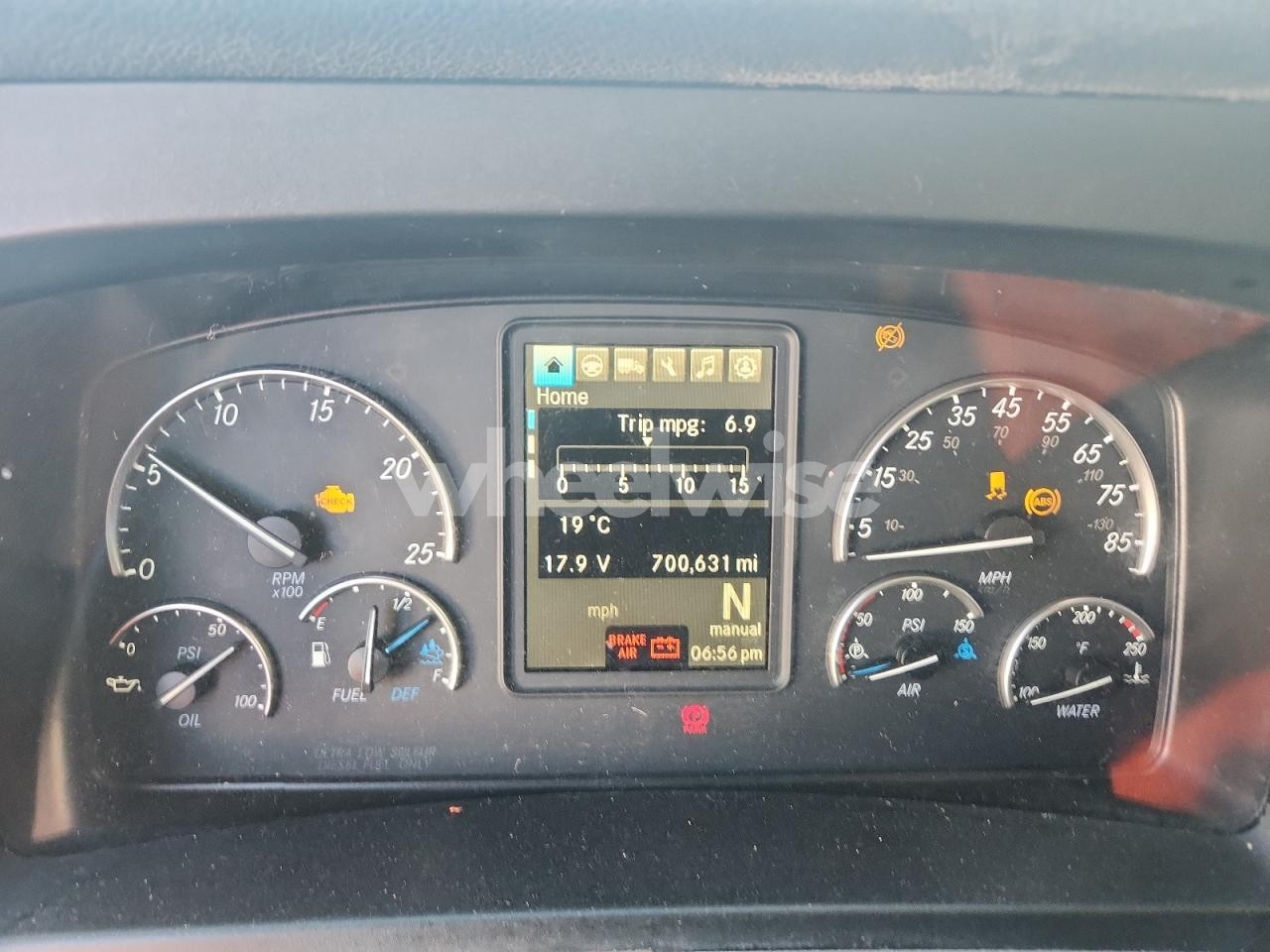 Photo 8 of 2018 FREIGHTLINER CASCADIA 126 SEMI TRUCK (VIN 3AKJHHDR0JSJJ0791)