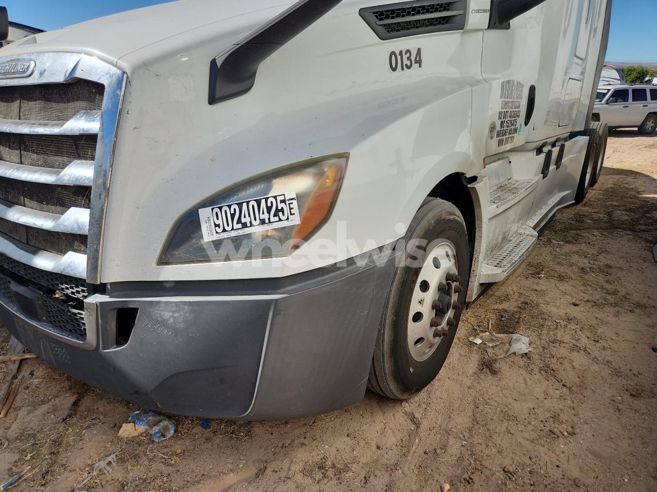 Photo 9 of 2018 FREIGHTLINER CASCADIA 126 SEMI TRUCK (VIN 3AKJHHDR0JSJJ0791)