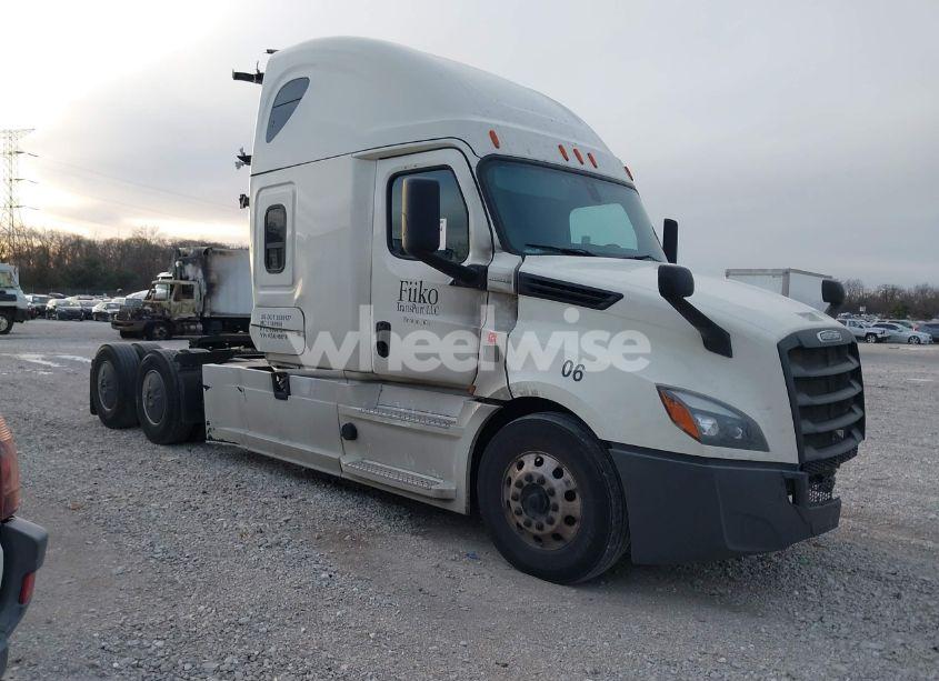 2019 Freightliner New CASCADIA 126 (VIN 3AKJHHDR0KSKH8816) main photo