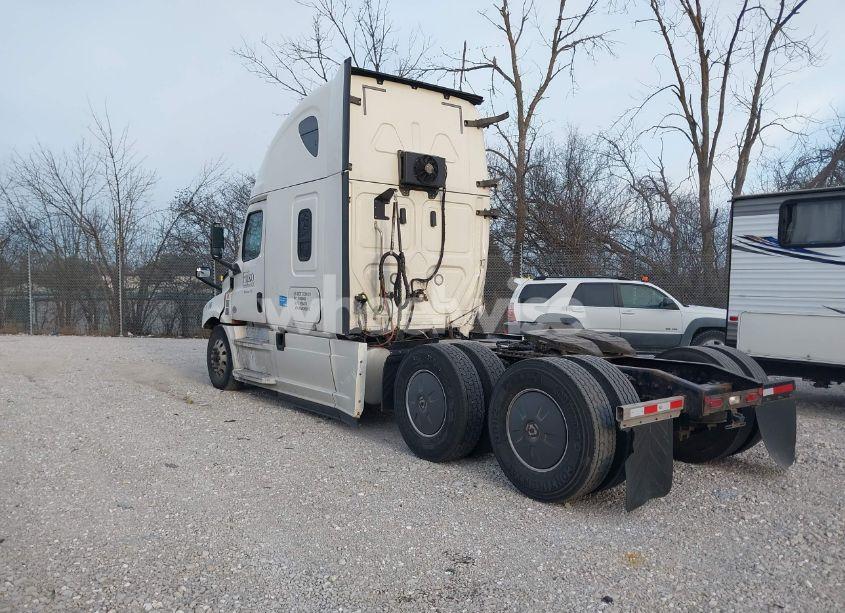 Photo 3 of 2019 Freightliner New CASCADIA 126 (VIN 3AKJHHDR0KSKH8816)