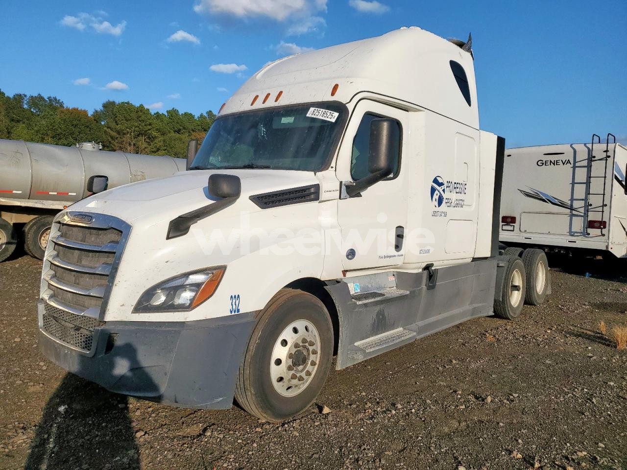 Photo 2 of 2020 FREIGHTLINER CASCADIA 126 SEMI TRUCK (VIN 3AKJHHDR3LSLP7054)