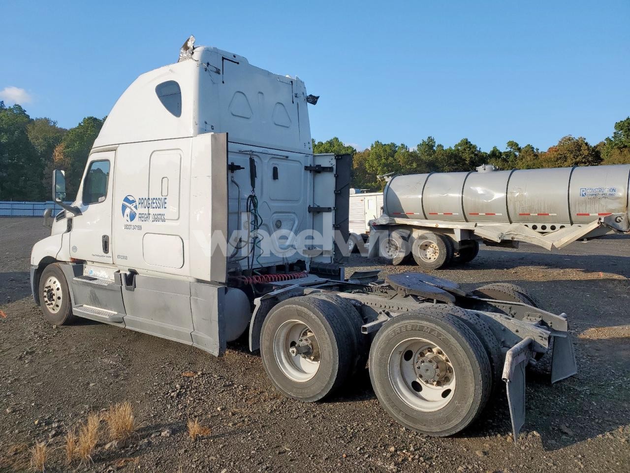 Photo 3 of 2020 FREIGHTLINER CASCADIA 126 SEMI TRUCK (VIN 3AKJHHDR3LSLP7054)