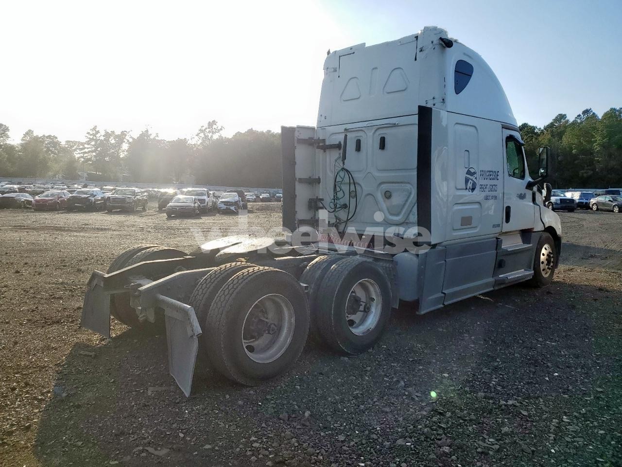 Photo 4 of 2020 FREIGHTLINER CASCADIA 126 SEMI TRUCK (VIN 3AKJHHDR3LSLP7054)