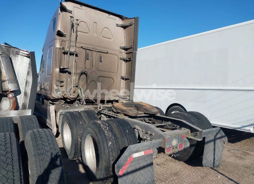 Photo 3 of 2019 Freightliner New CASCADIA 126 (VIN 3AKJHHDR4KSGC6099)