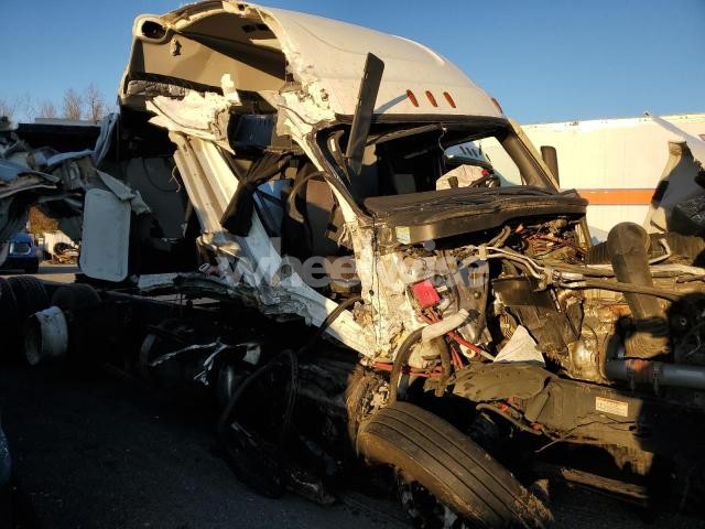 Photo 2 of 2022 FREIGHTLINER CASCADIA 126 (VIN 3AKJHHDR4NSMT0380)