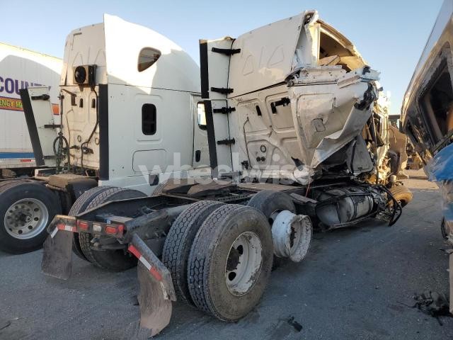 Photo 8 of 2022 FREIGHTLINER CASCADIA 126 (VIN 3AKJHHDR4NSMT0380)