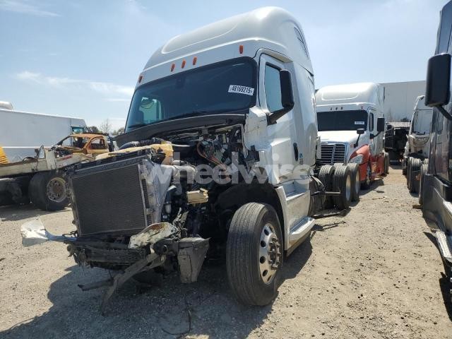 Photo 10 of 2018 FREIGHTLINER CASCADIA 126 SEMI TRUCK (VIN 3AKJHHDR6JSJJ0178)