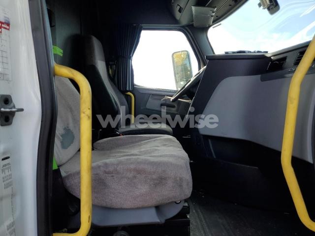 Photo 9 of 2018 FREIGHTLINER CASCADIA 126 SEMI TRUCK (VIN 3AKJHHDR6JSJJ0178)