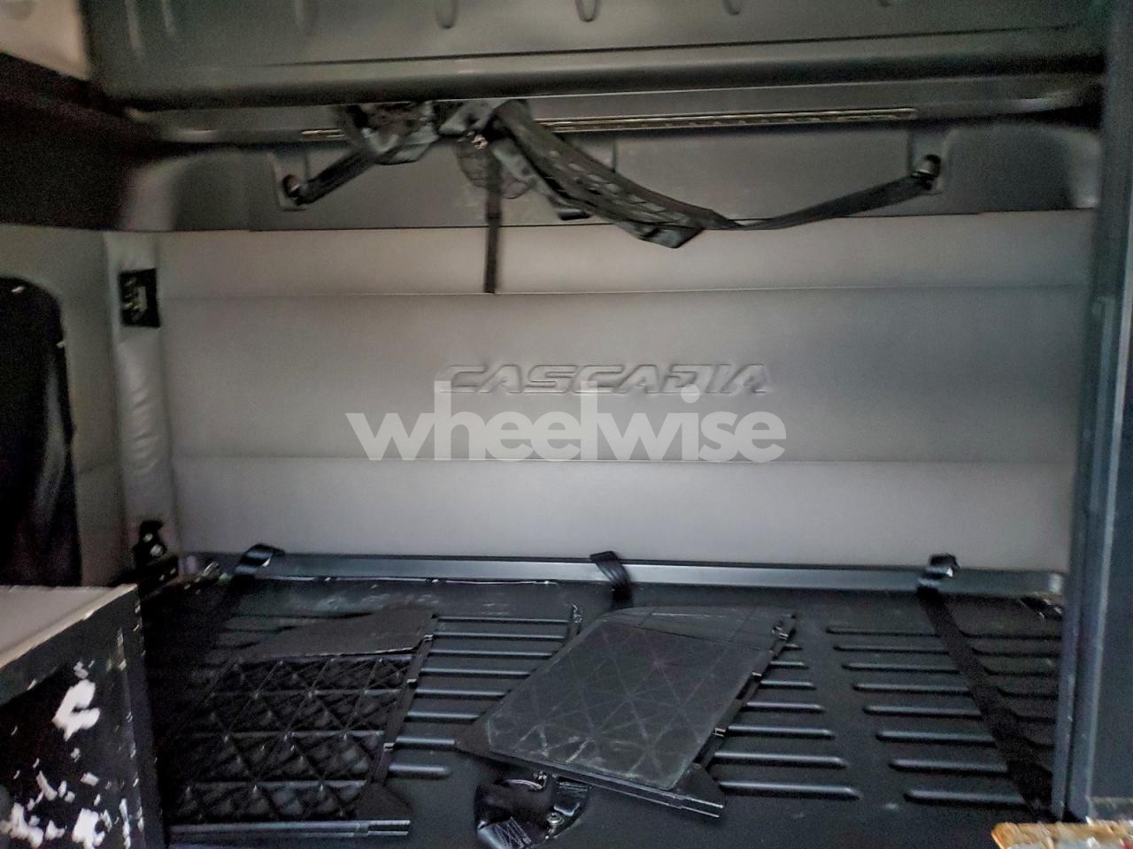 Photo 6 of 2019 FREIGHTLINER CASCADIA 126 SEMI TRUCK N/A (VIN 3AKJHHDR6KSHU6104)