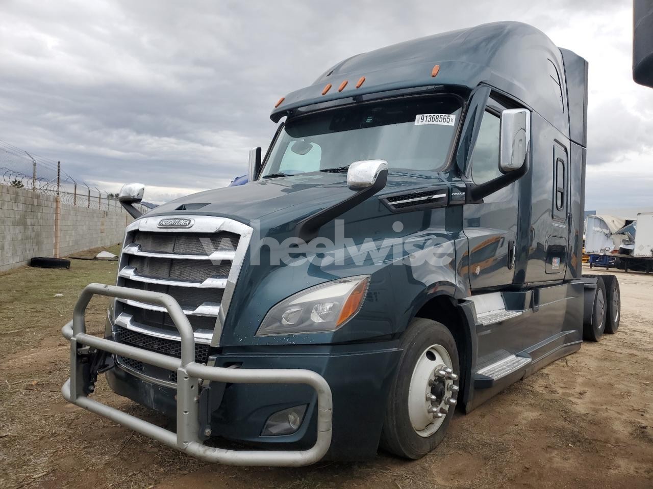 Photo 2 of 2021 FREIGHTLINER CASCADIA 126 SEMI TRUCK (VIN 3AKJHHDR6MSMY3631)
