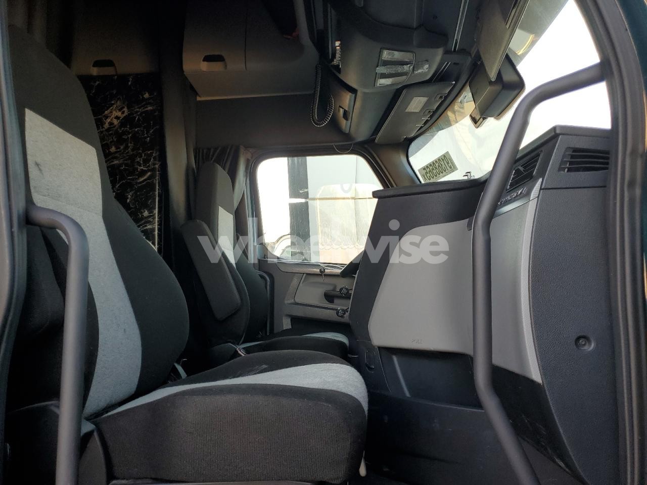 Photo 5 of 2021 FREIGHTLINER CASCADIA 126 SEMI TRUCK (VIN 3AKJHHDR6MSMY3631)