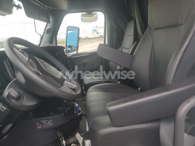 Photo 2 of 2026 FREIGHTLINER CASCADIA SEMI TRUCK N/A (VIN 3AKJHHDR6TSWK1859)