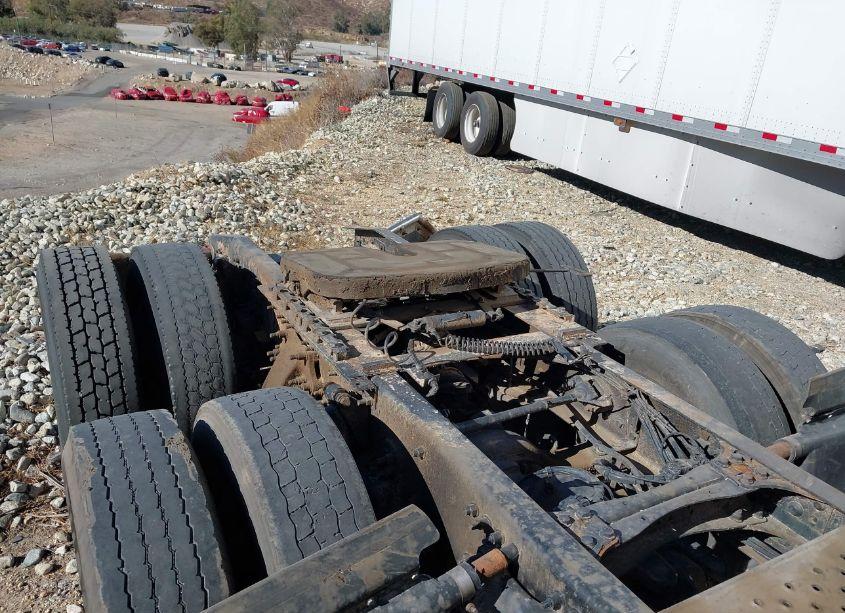 Photo 15 of 2018 Freightliner New CASCADIA 126 (VIN 3AKJHHDR7JSJL3873)