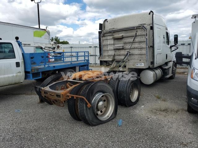 Photo 3 of 2020 FREIGHTLINER CASCADIA 126 SEMI TRUCK N/A (VIN 3AKJHHDR7LSLS5362)