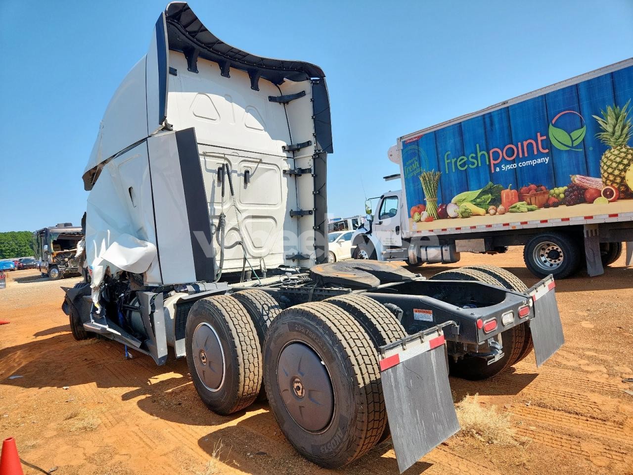 Photo 3 of 2025 FREIGHTLINER CASCADIA 126 SEMI TRUCK N/A (VIN 3AKJHHDR7SSWA4675)