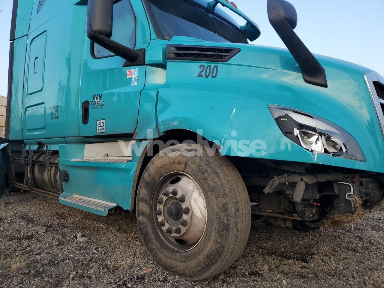 Photo 9 of 2018 FREIGHTLINER CASCADIA 126 SEMI TRUCK (VIN 3AKJHHDR9JSJW4087)