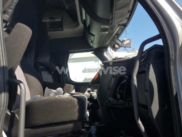 Photo 6 of 2023 FREIGHTLINER CASCADIA 126 (VIN 3AKJHHDR9PSNX6339)