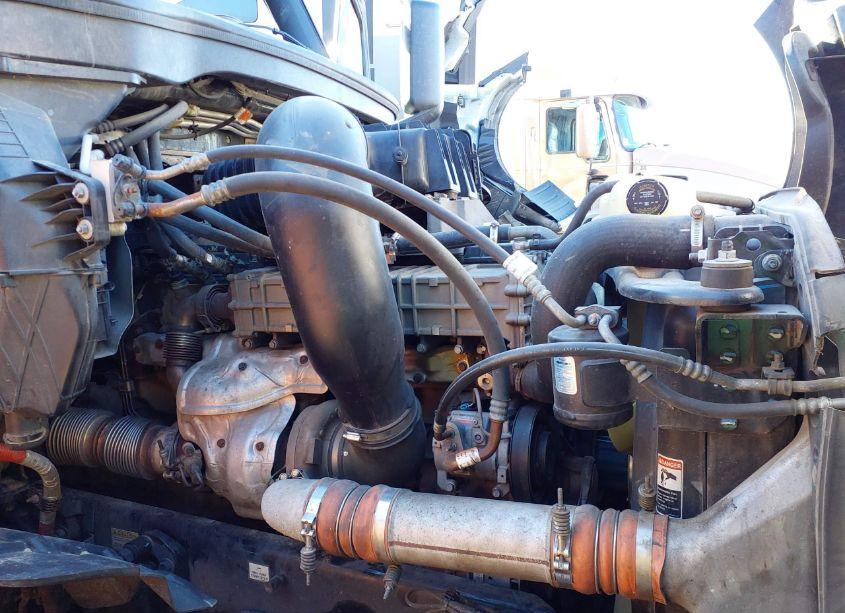 Photo 19 of 2019 Freightliner New CASCADIA 126 (VIN 3AKJHHDV9KSKS5890)