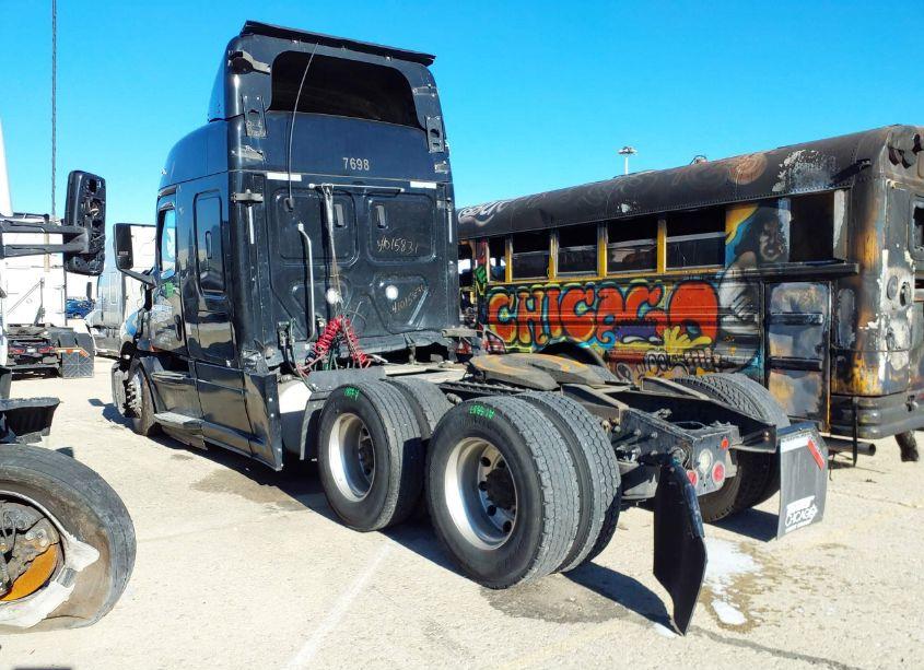 Photo 3 of 2019 Freightliner New CASCADIA 126 (VIN 3AKJHHDV9KSKS5890)