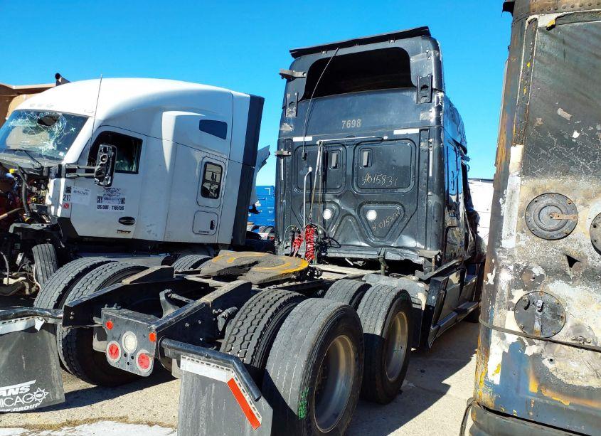 Photo 4 of 2019 Freightliner New CASCADIA 126 (VIN 3AKJHHDV9KSKS5890)